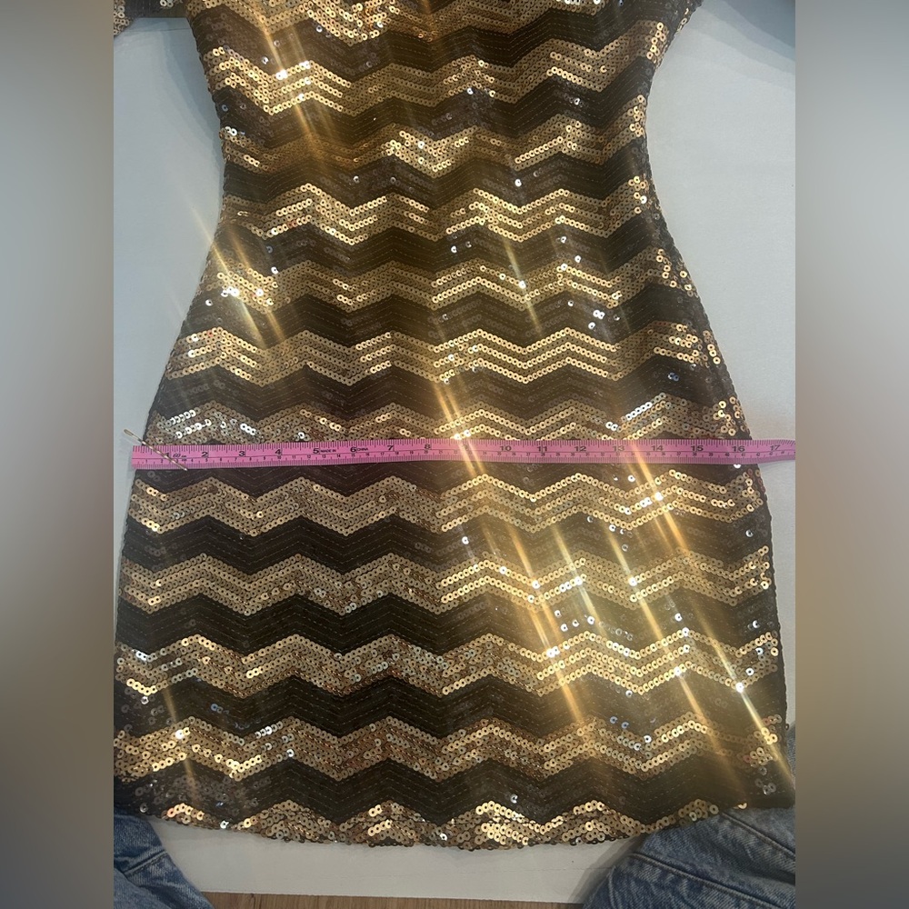 2B Bebe Gold & Black Chevron Sequin Bodycon mesh back Mini Dress Small - Picture 12 of 12